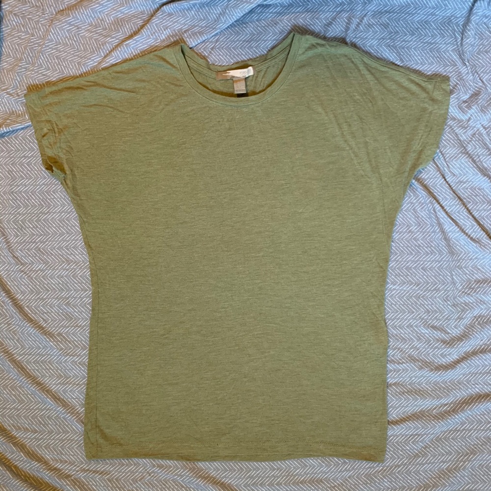 ✨closet clearout olive green tshirt